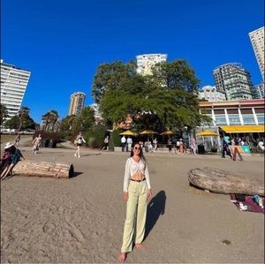 Meet your Posher, Lina